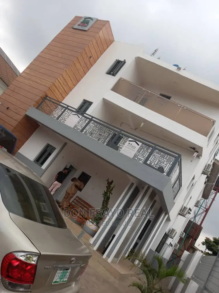 1 Room Self Con Short Let Within University Ibadan in Ibadan Polytechnic/University