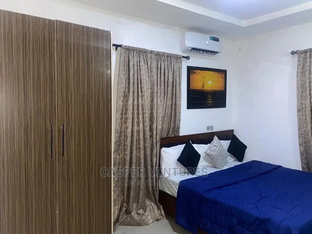 Tasteful and Elegant Studio Apartment in Lekki in Chevron