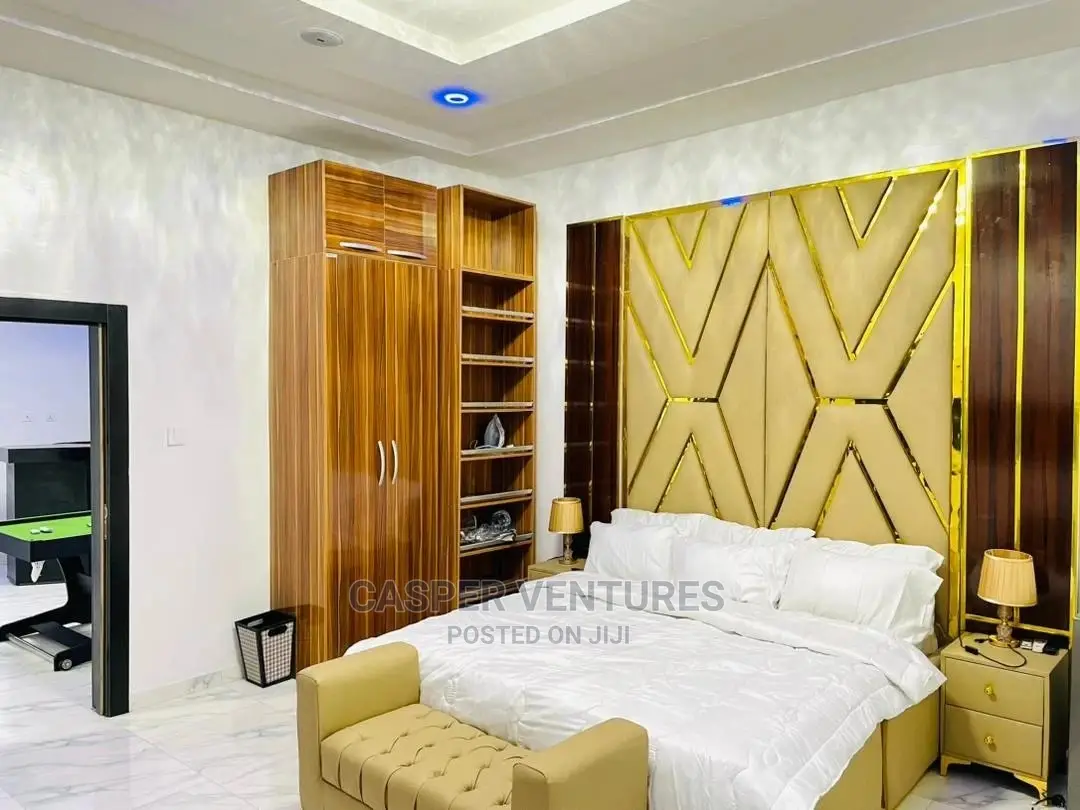 Heavenly and Irresistible 4-Bedroom Duplex in Chevron