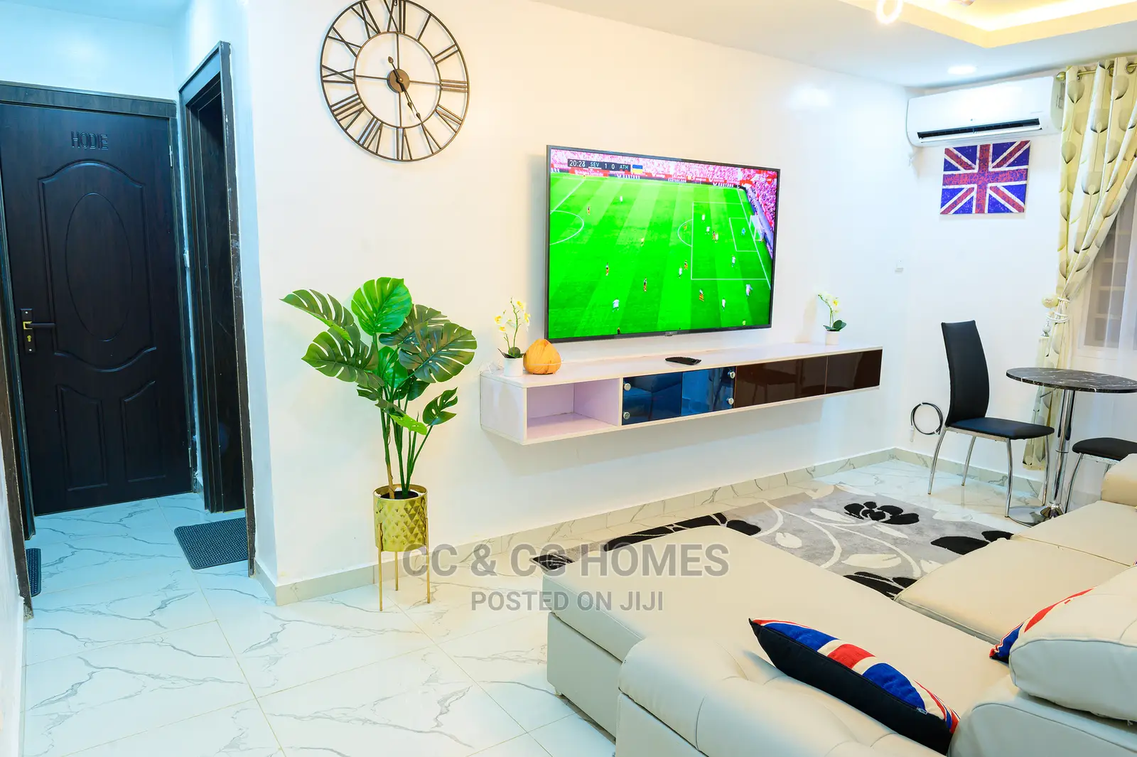 Luxury 2 Bedrooms Apartment in Life Camp