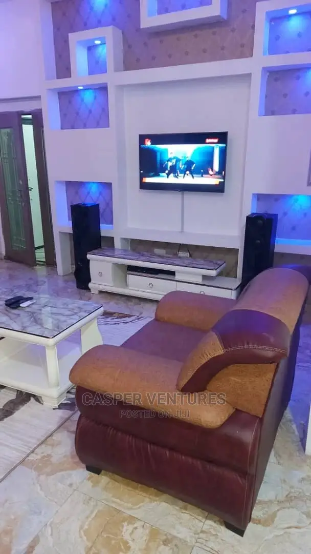 Stunning and Radiant 1-Bedroom Miniflat in Chevron