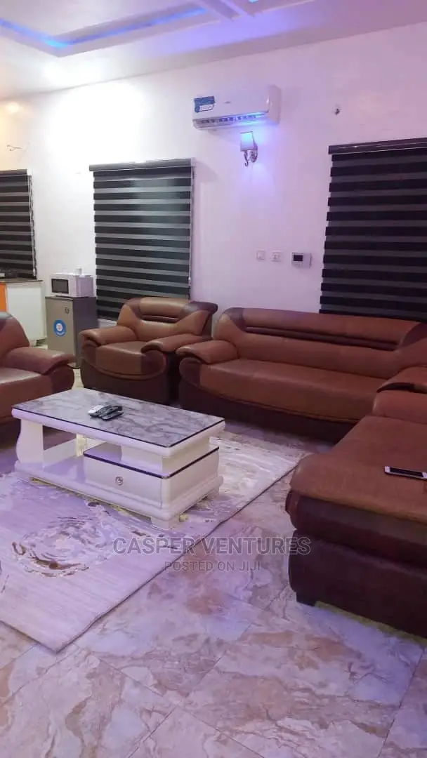 Stunning and Radiant 1-Bedroom Miniflat in Chevron