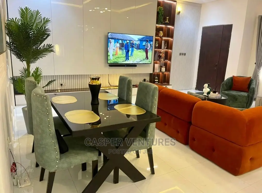 Short Let Posh and Classy 3-Bedroom Apartment in Vi in Ahmadu Bello Way