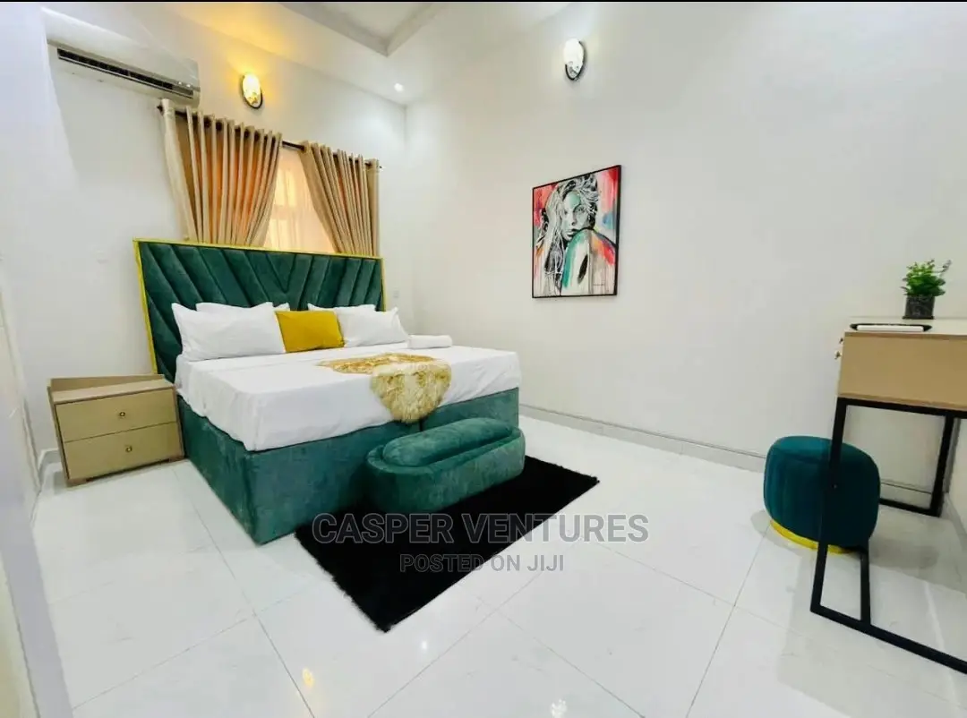 Short Let Posh and Classy 3-Bedroom Apartment in Vi in Ahmadu Bello Way