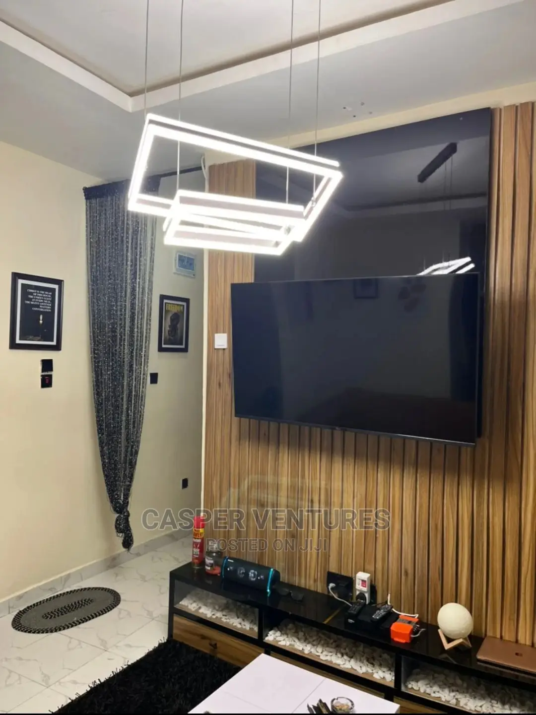 Delectable Mesmerizing Mini Flat in Chevron