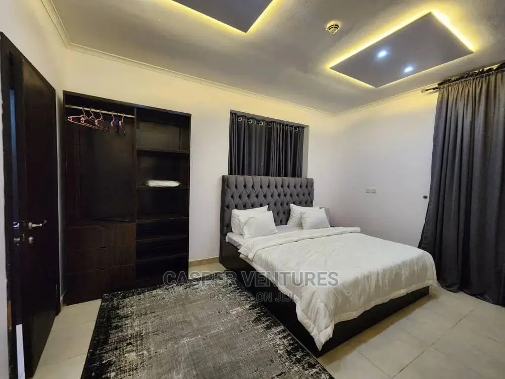 Gorgeous 2-Bedroom Edifice in VI for Short let in Adeola Odeku