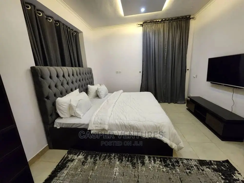 Gorgeous 2-Bedroom Edifice in VI for Short let in Adeola Odeku