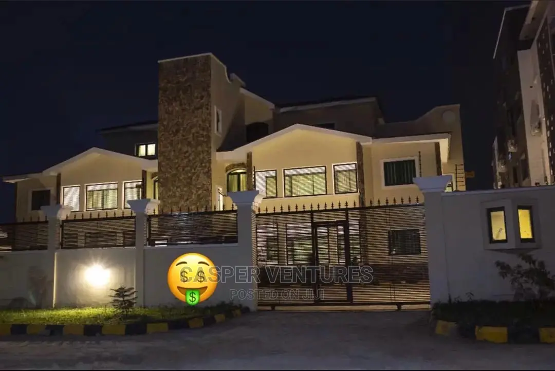 Stunning 2-Bedroom Apartment With Gym Pool in Ikate