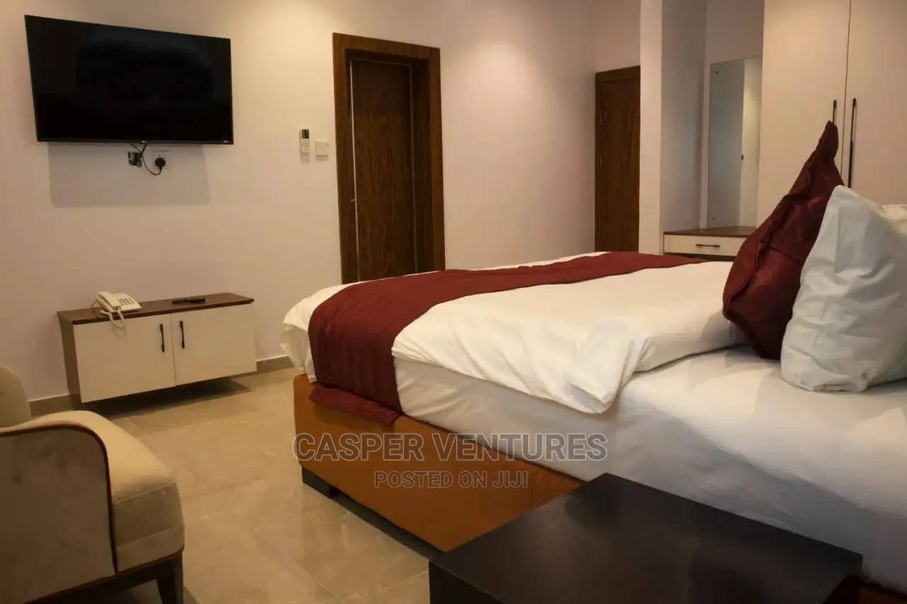 Stunning 2-Bedroom Apartment With Gym Pool in Ikate
