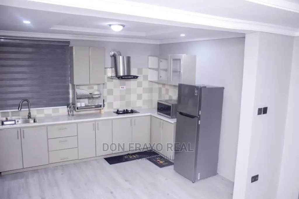 6 Bedrooms Shortlet Apt Up for Booking in Bodija Estate IB in Old Bodija