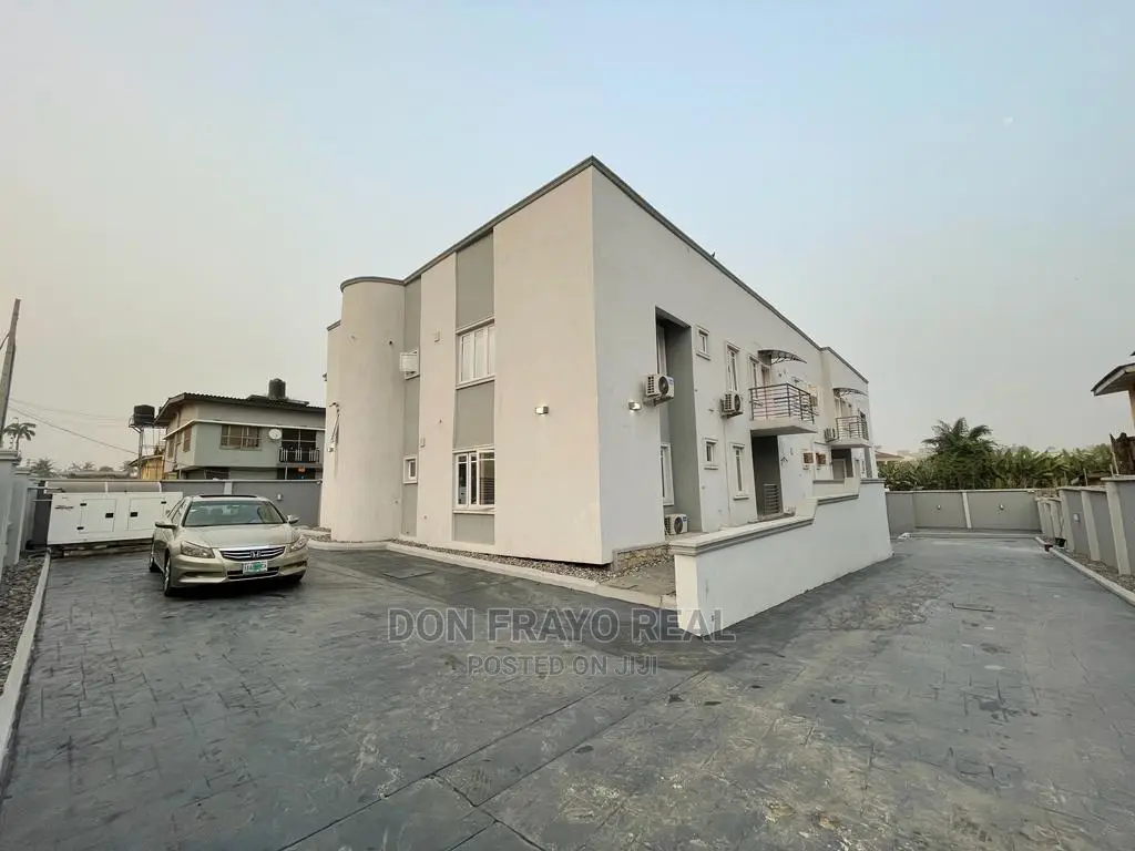6 Bedrooms Shortlet Apt Up for Booking in Bodija Estate IB in Old Bodija