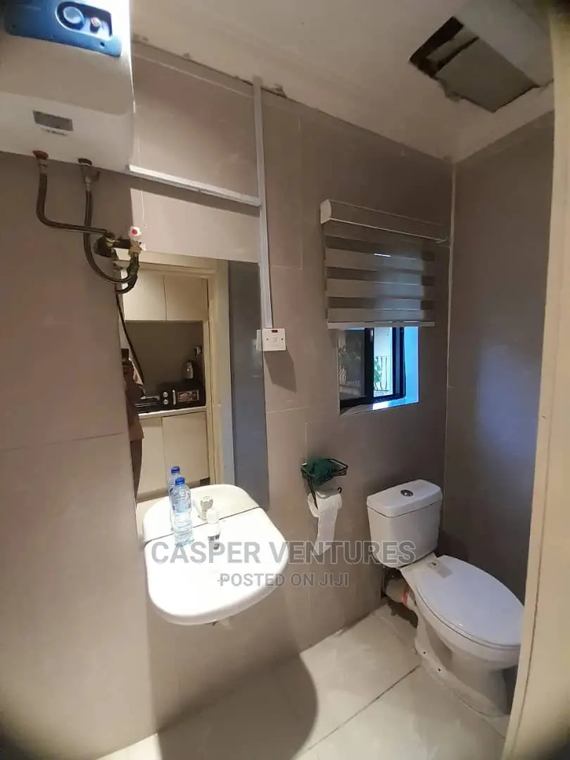 Impressive Self-Contained Apartment in Lekki Phase 1