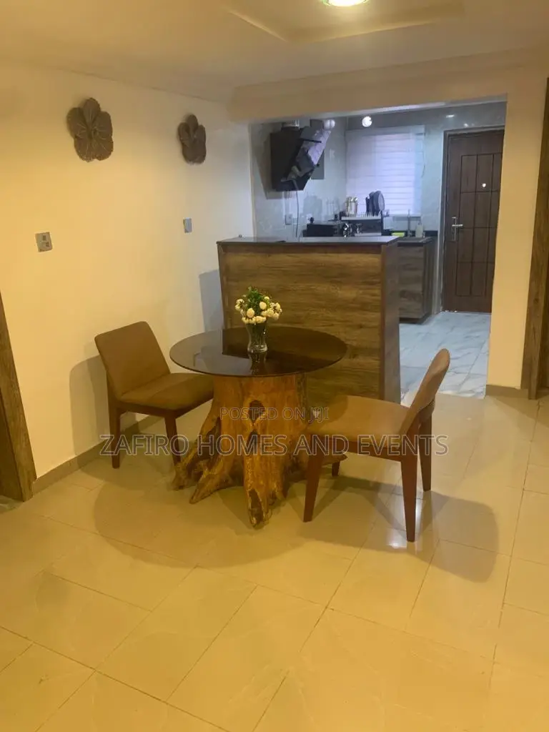 Luxury 3 Bedroom Shortlet Apartment Near D Rovans Ring Road in Rind Road