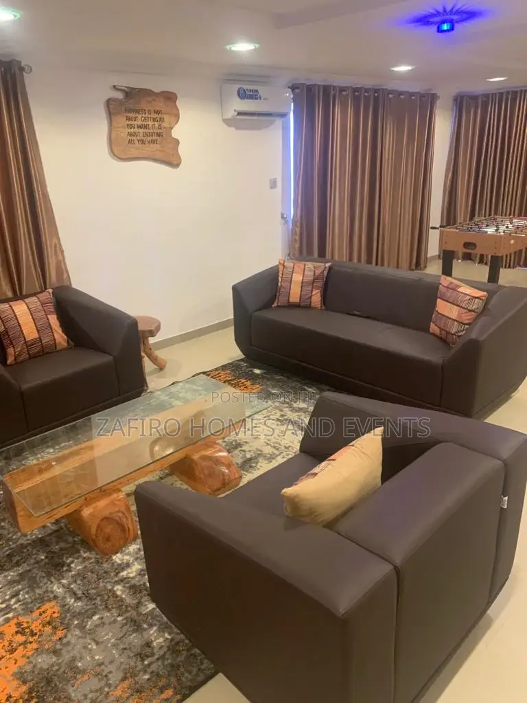 Luxury 3 Bedroom Shortlet Apartment Near D Rovans Ring Road in Rind Road