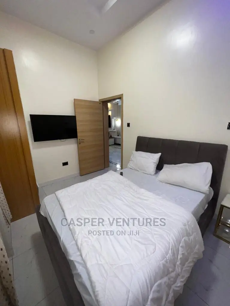 Exclusive Spacious 4bedroom Villa in Lekki for Short Let in Chevron