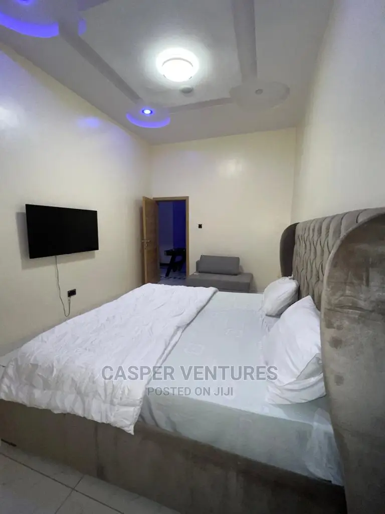 Exclusive Spacious 4bedroom Villa in Lekki for Short Let in Chevron