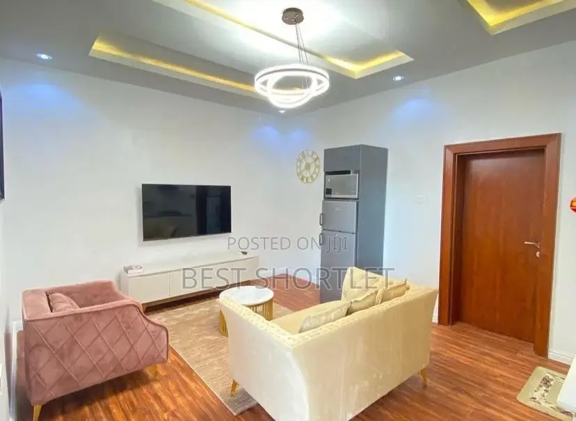 1 Bedroom Apartment With an Open Floor Kitchen in Jahi