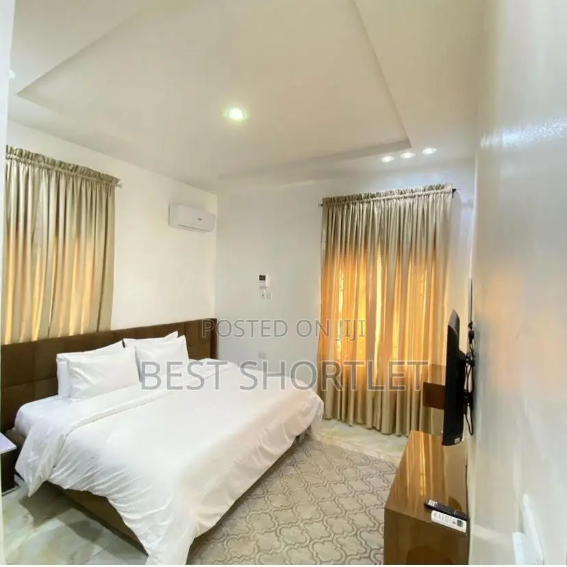 1 Bedroom Apartment With an Open Floor Kitchen in Jahi