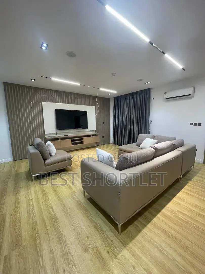 Luxury 2 Bedroom With Pool in Maitama