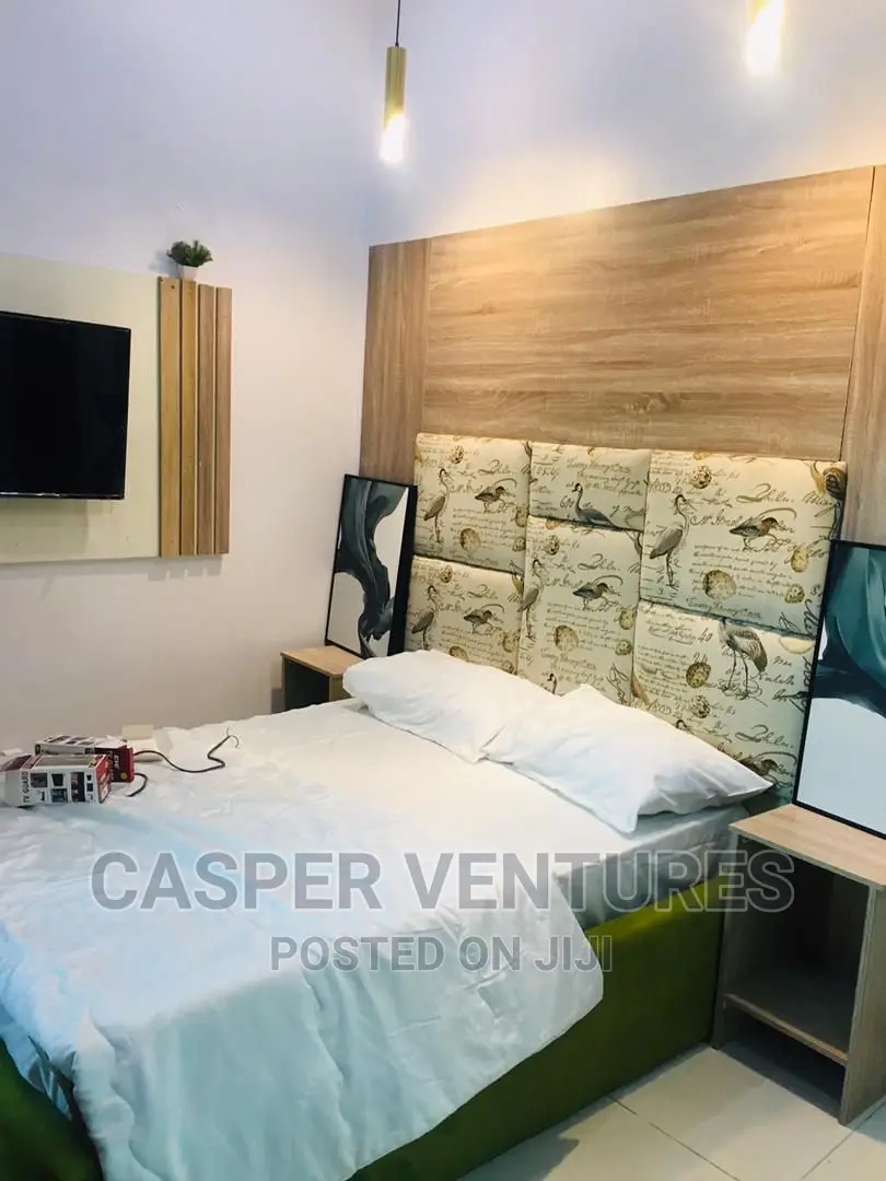 Charming and Magnetic 1-Bedroom Duplex in Chevron