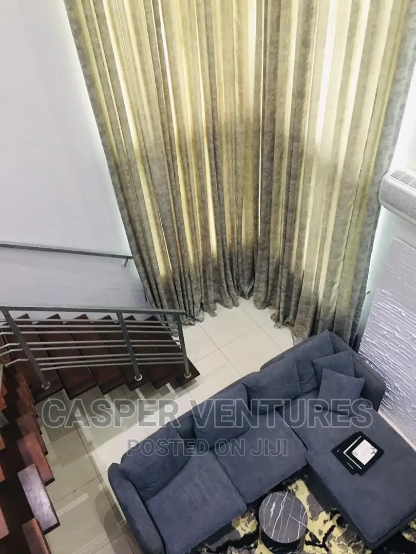 Charming and Magnetic 1-Bedroom Duplex in Chevron