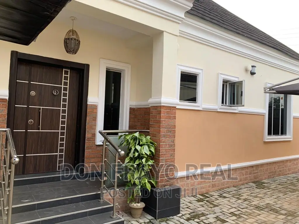 3 Beds Short Let Apartment in Gated Estate Alafara Idishin in Idishin