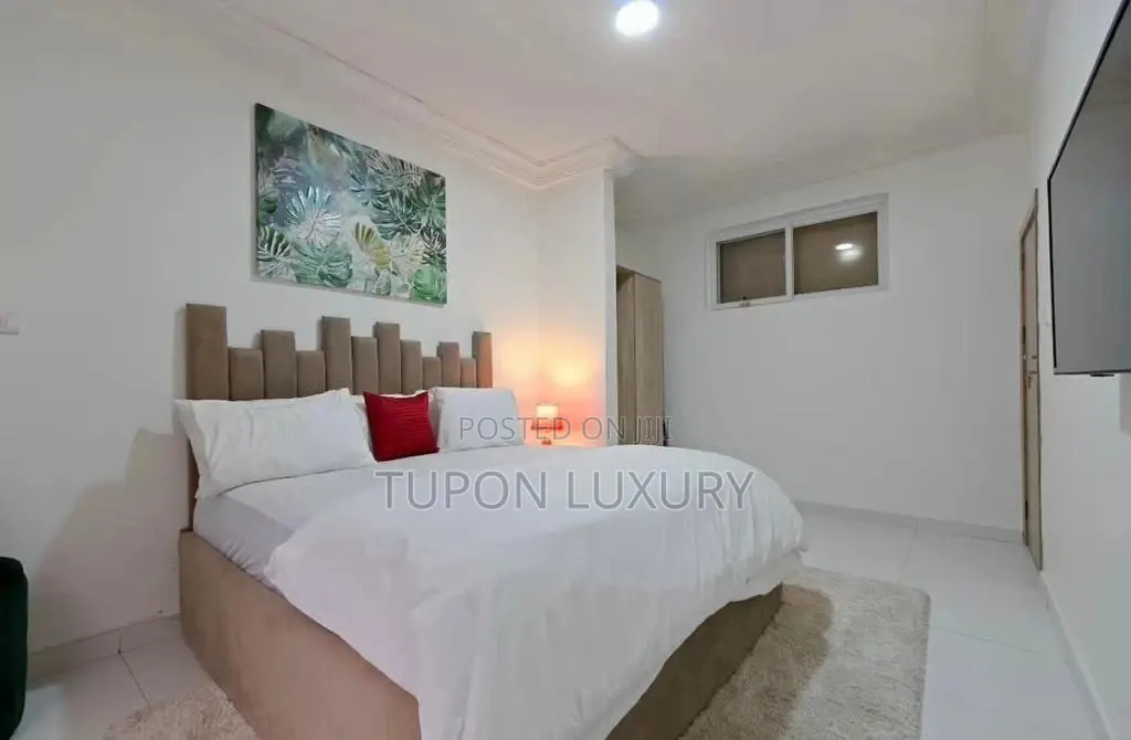 Private Cinema: One Bedroom Apartment With Private Cinema in Chevron