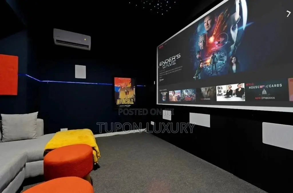 Private Cinema: One Bedroom Apartment With Private Cinema in Chevron