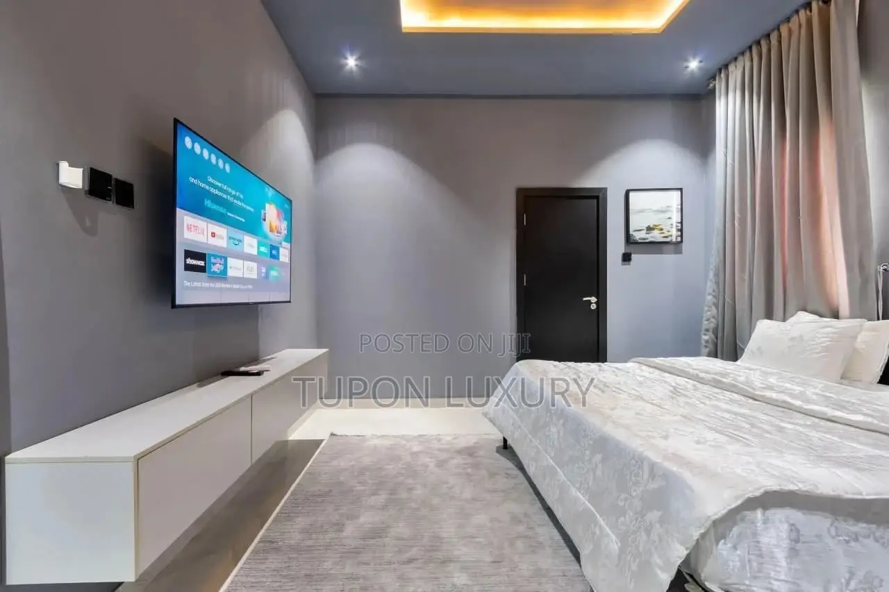 Luxurious 2 Bedroom Apartment Phase in Lekki Phase 1