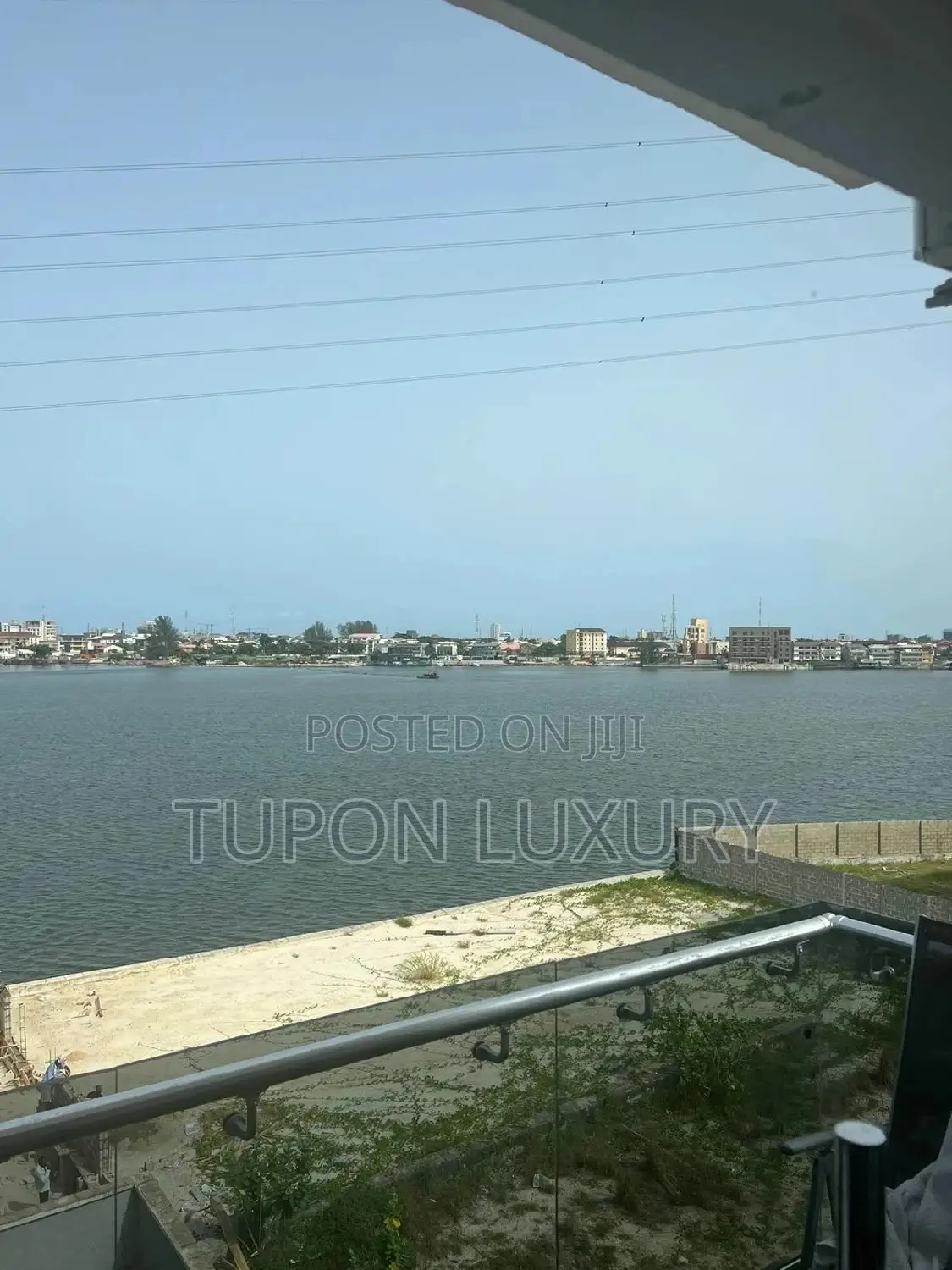Best Vacation Home: Luxury 3bedroom Waterfront Apartment. in Banana Island