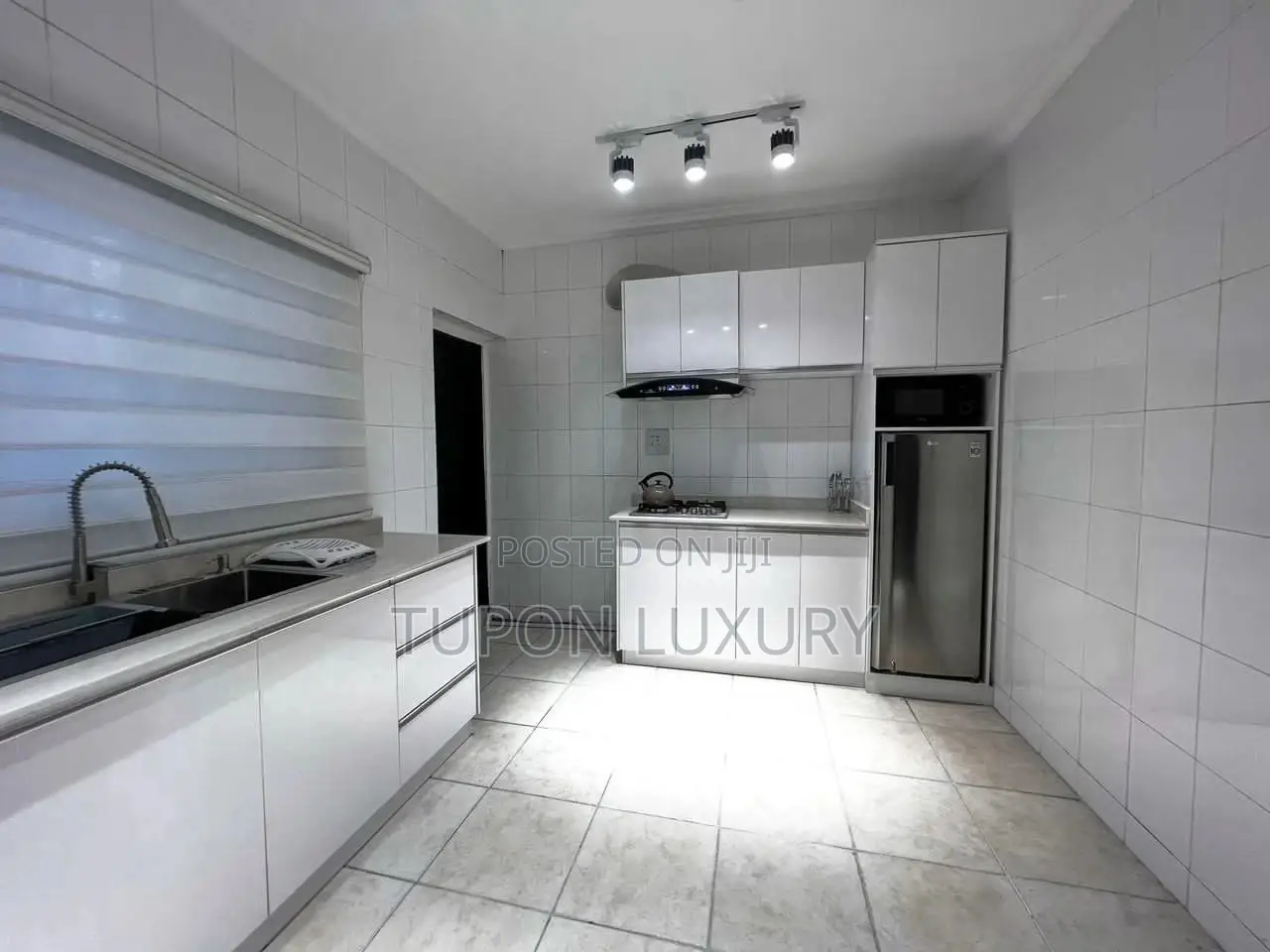 2bdrm With Swimming Pool in Oniru. in Victoria Island