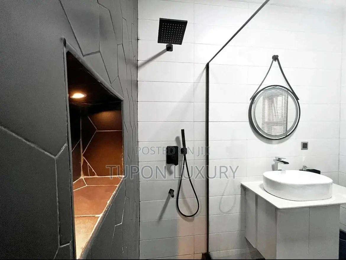 2bdrm With Swimming Pool in Oniru. in Victoria Island