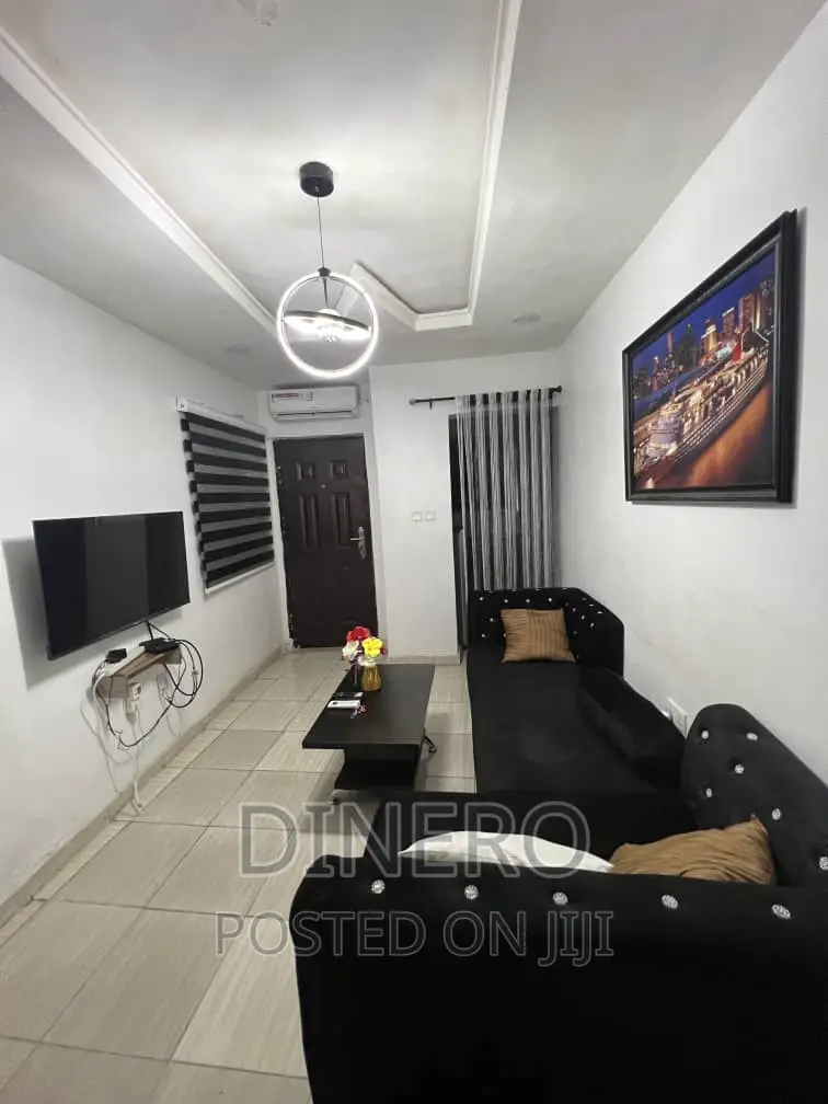 Dinero Coral Mini Flat in Ogunlana