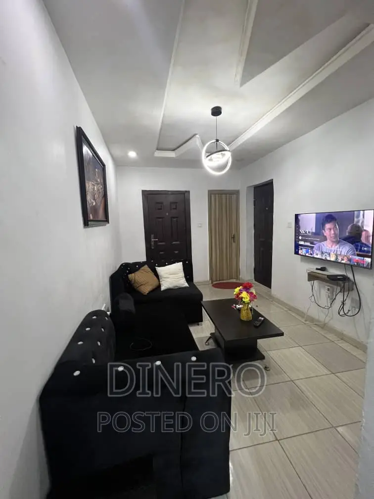 Dinero Coral Mini Flat in Ogunlana