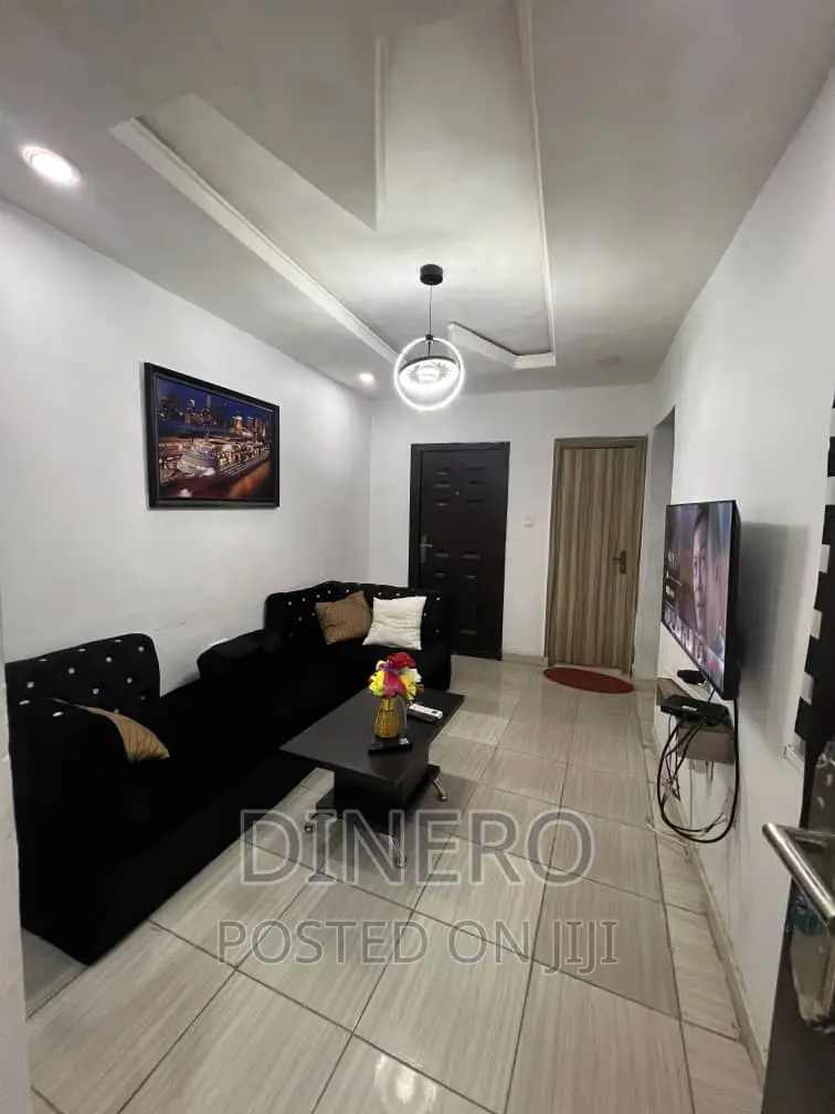 Dinero Coral Mini Flat in Ogunlana