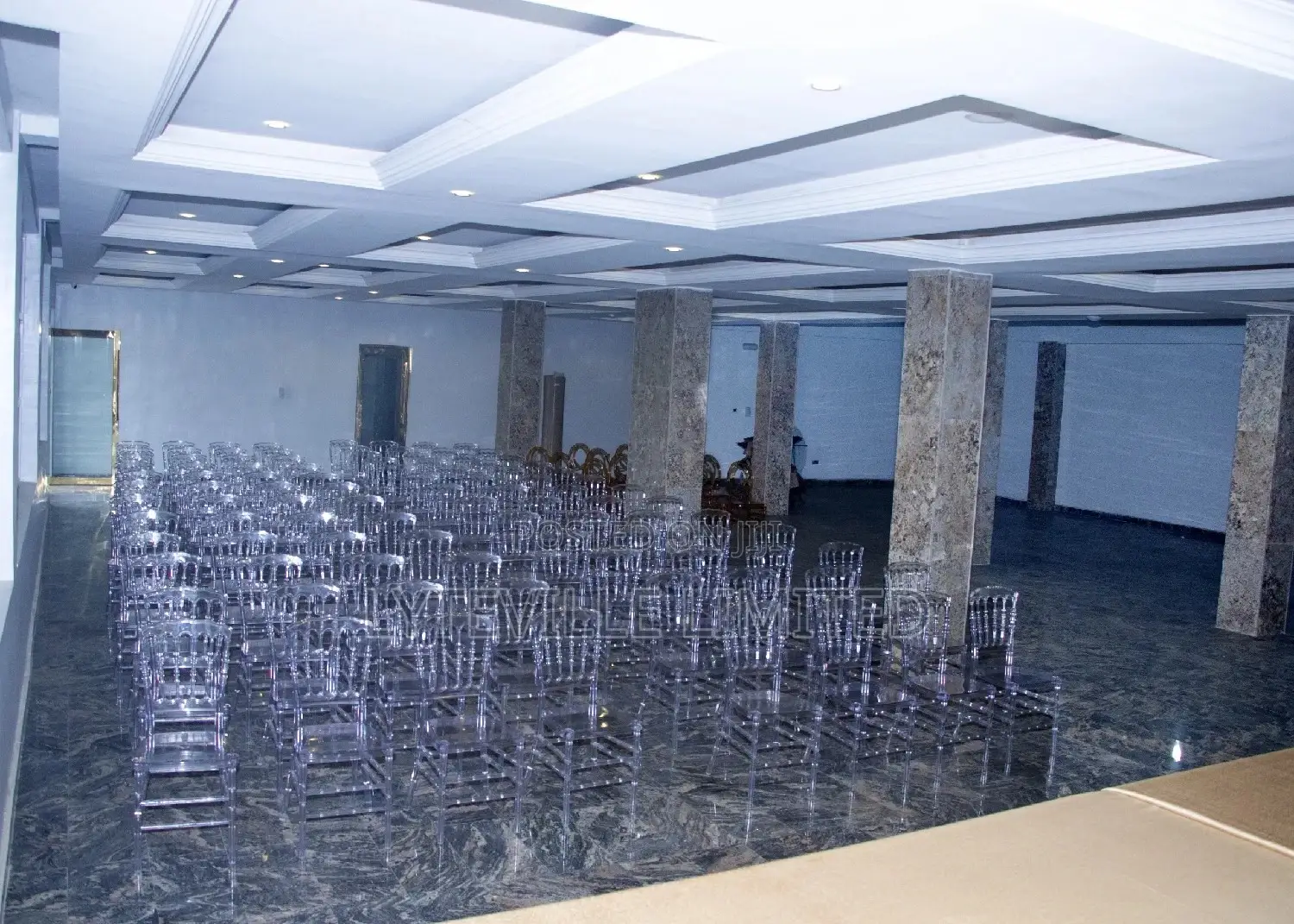 Executive Suit in Mabushi