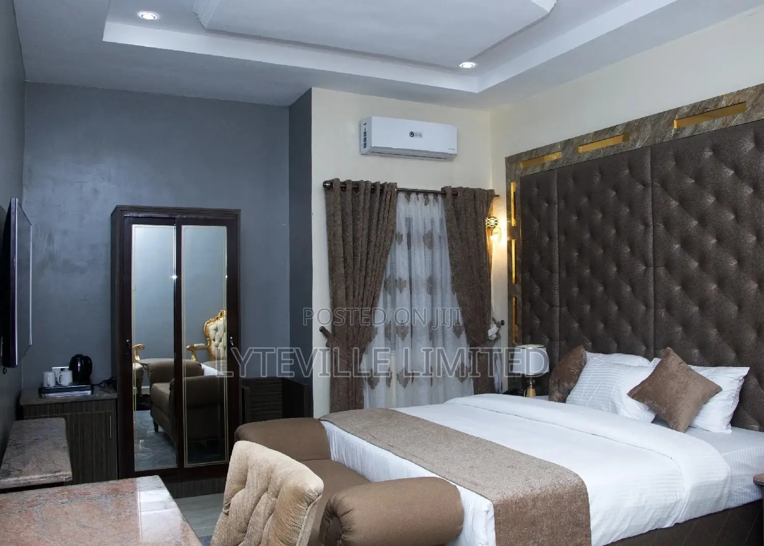 Executive Suit in Mabushi