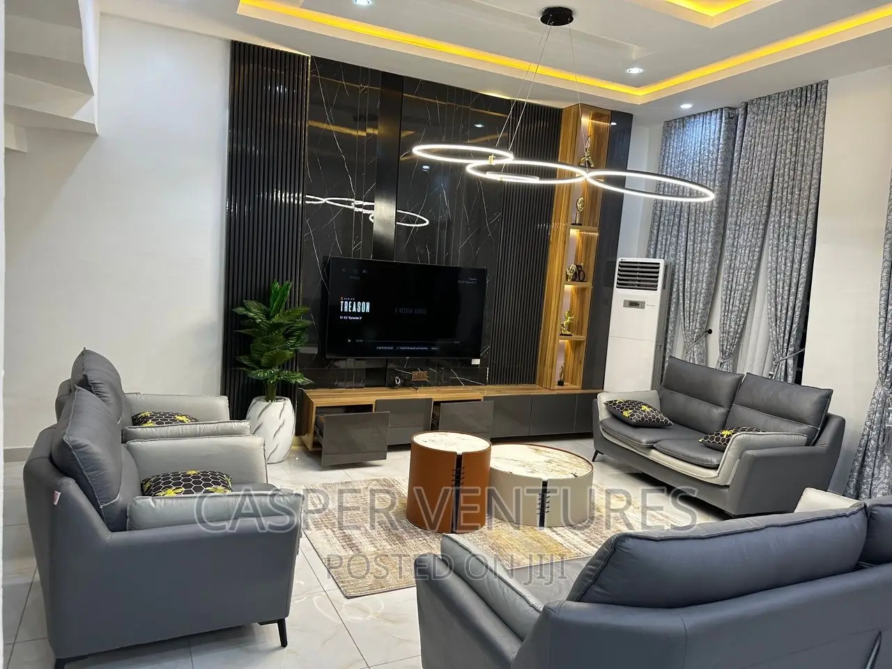 Magical 5 Bed Party House in Orchid in Chevron