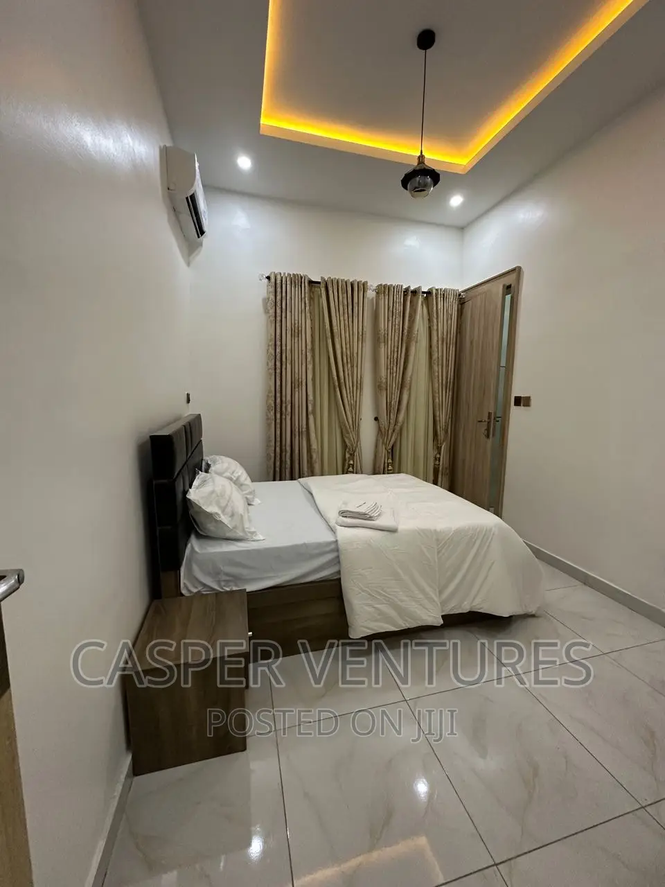 Magical 5 Bed Party House in Orchid in Chevron