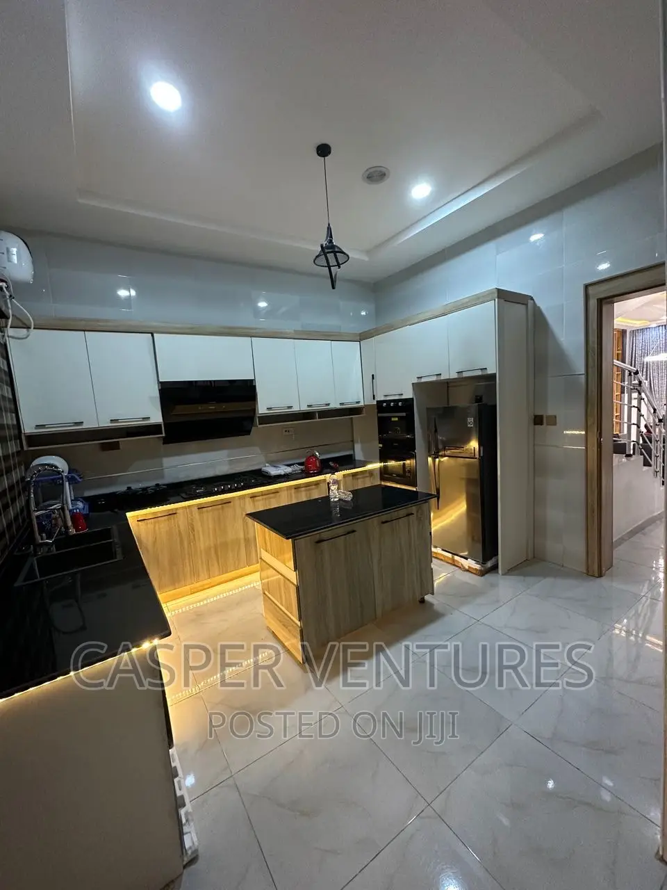 Magical 5 Bed Party House in Orchid in Chevron