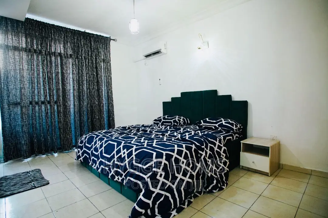 Furnished 3bed 4th Floor Monthly Rent in 1004