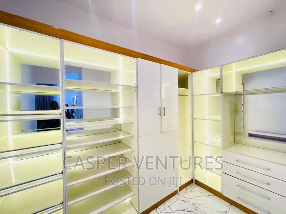 Enchanting and Cozy 4-Bedroom Duplex in Chevron