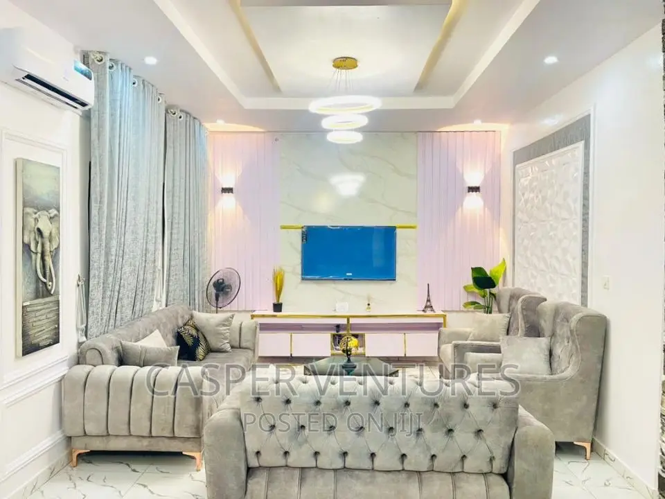 Enchanting and Cozy 4-Bedroom Duplex in Chevron