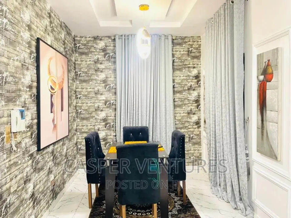 Enchanting and Cozy 4-Bedroom Duplex in Chevron