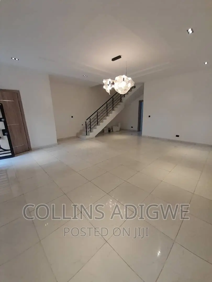 4 Bedroom Duplex Fully Detached With Swimmin Pool 4 Shortlet in Ado / Ajah