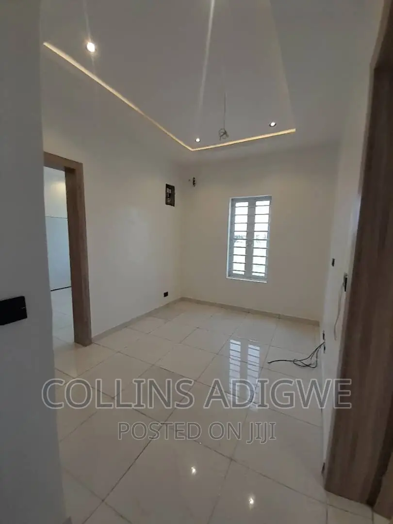4 Bedroom Duplex Fully Detached With Swimmin Pool 4 Shortlet in Ado / Ajah