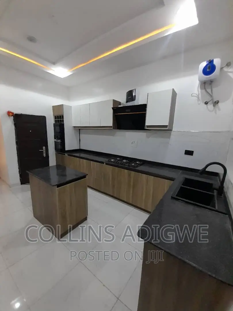 4 Bedroom Duplex Fully Detached With Swimmin Pool 4 Shortlet in Ado / Ajah