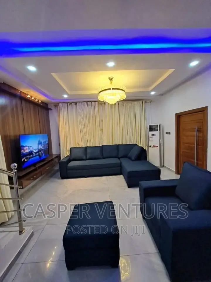 Flashy and Magnetic Shared in an Apartment in Osapa london