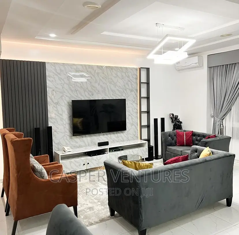 Elegant and Graceful Apartment in Chevron