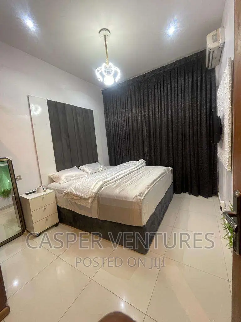 Exclusive and Glamorous Mini Flat in Chevron